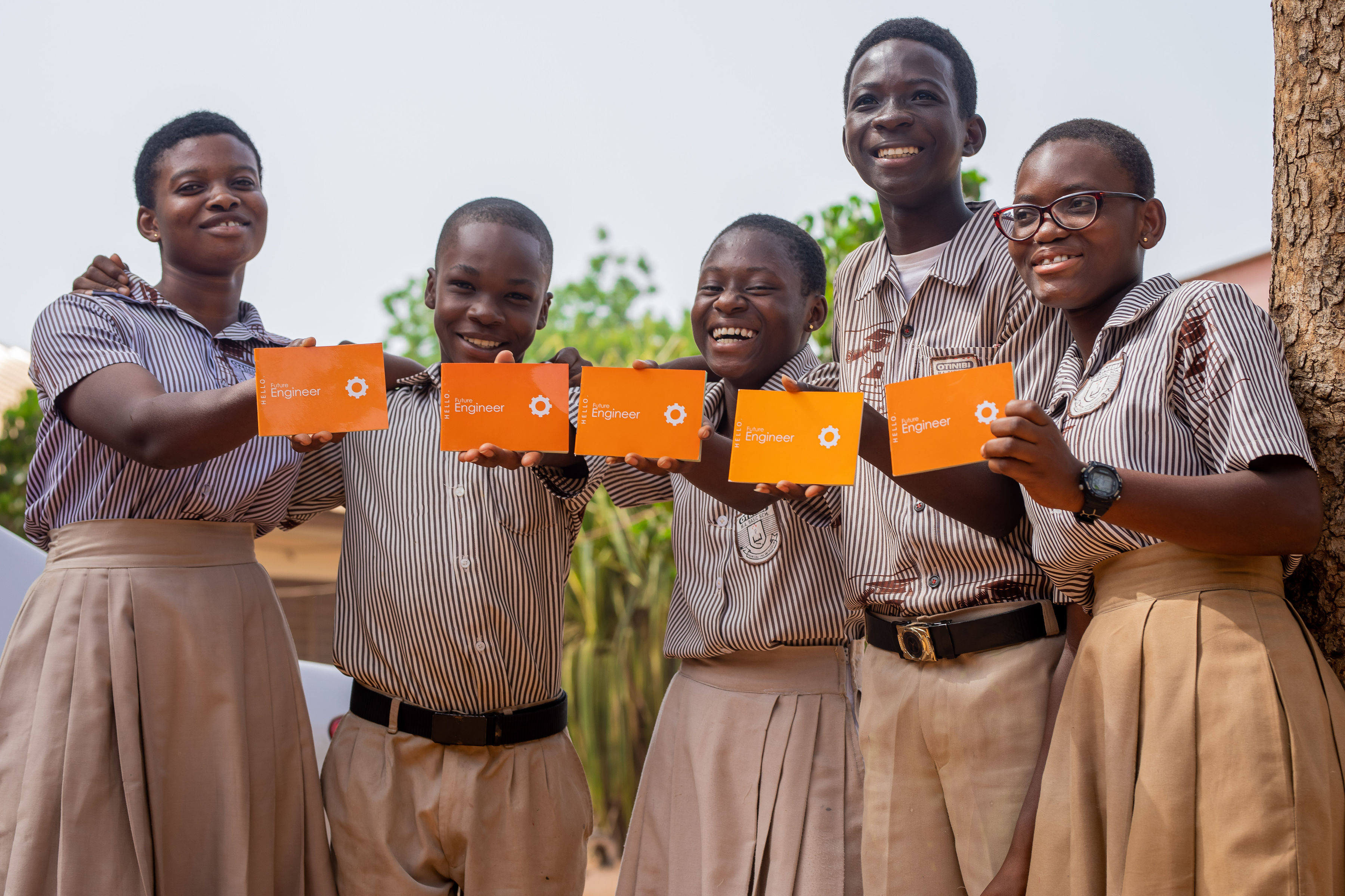 Students at Otinibi building circuits